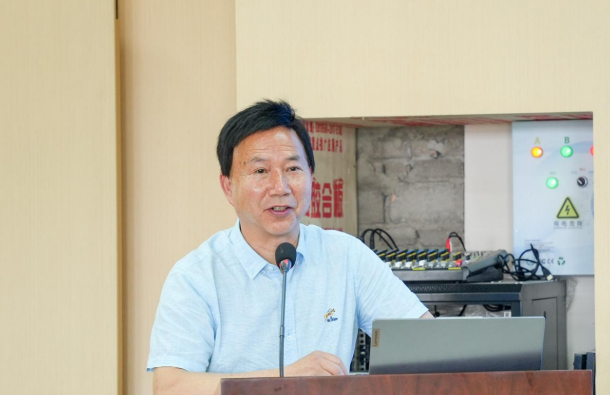 “赋能成长  蓄力起航”  全体教职工培训结业典礼